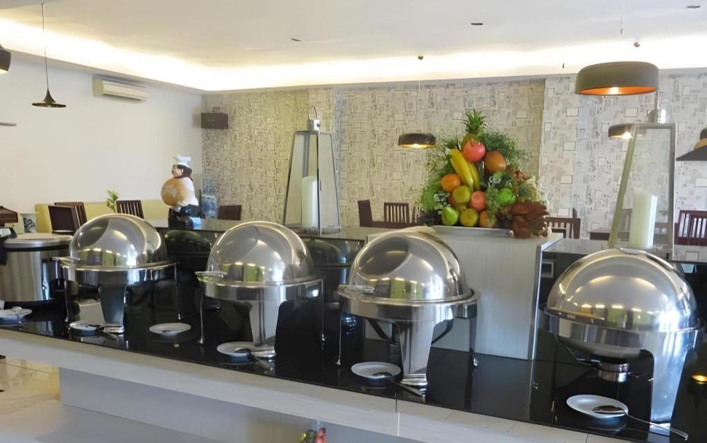 Insumo Palace Hotels & Resorts Kediri  Ngoại thất bức ảnh