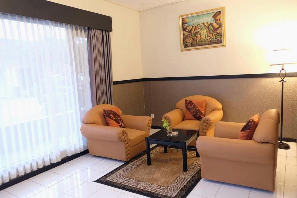 Insumo Palace Hotels & Resorts Kediri  Ngoại thất bức ảnh