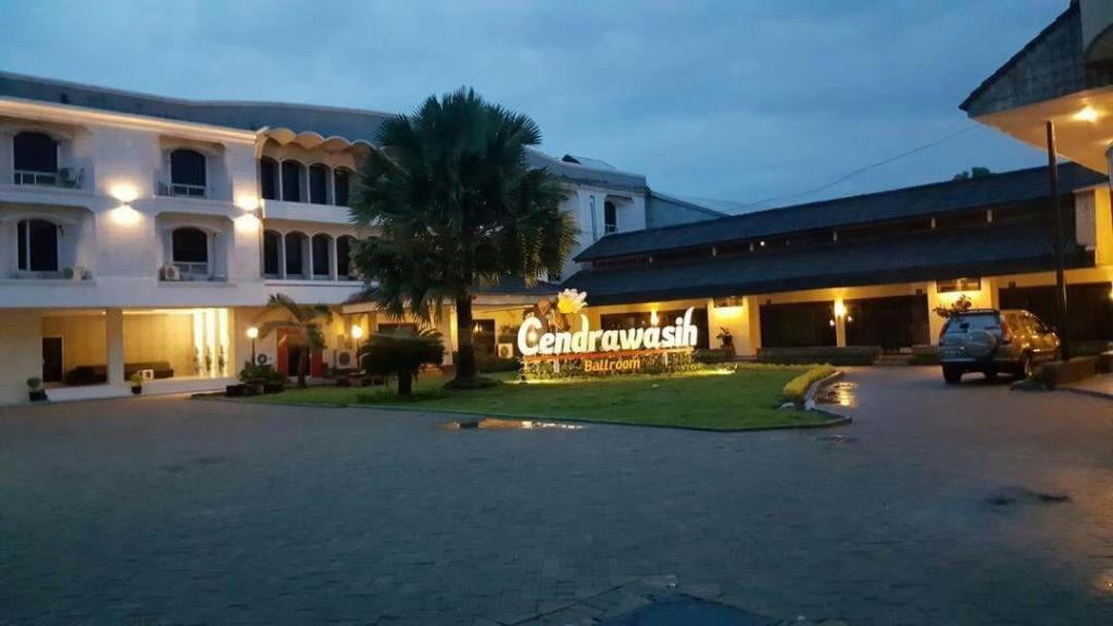 Insumo Palace Hotels & Resorts Kediri  Ngoại thất bức ảnh