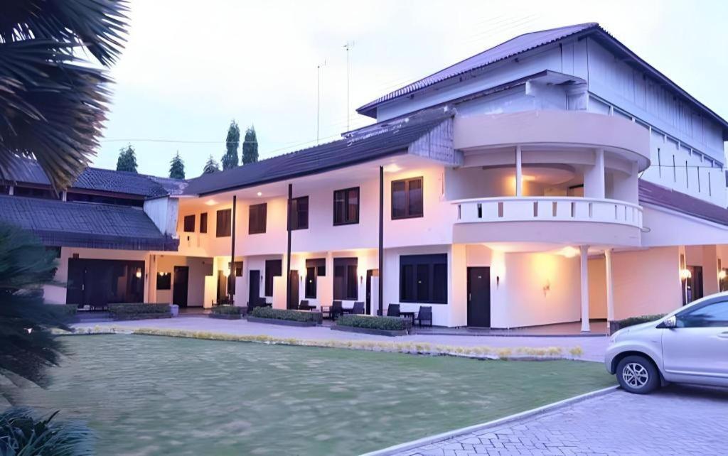 Insumo Palace Hotels & Resorts Kediri  Ngoại thất bức ảnh